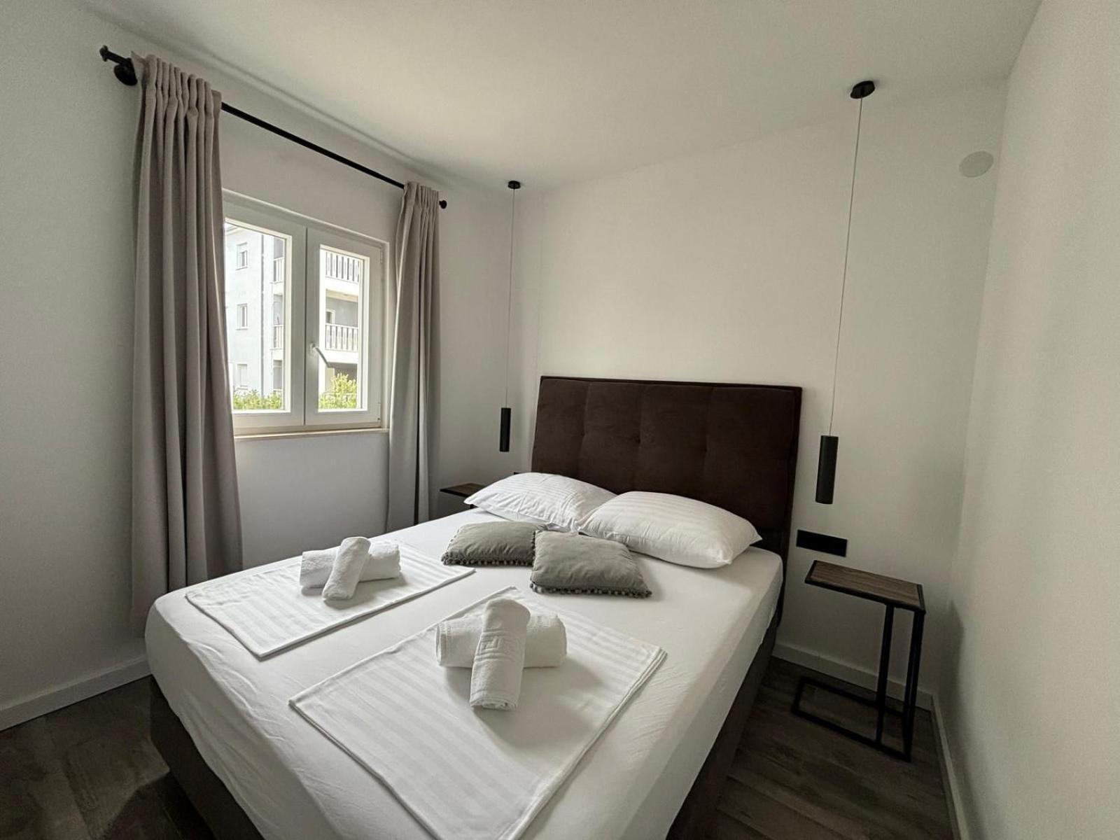 Apartments Sunset Zecevo ロゴズニッツァ エクステリア 写真