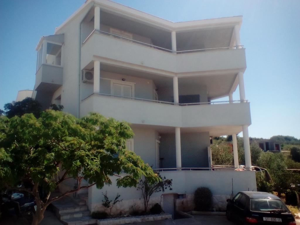 Apartments Sunset Zecevo ロゴズニッツァ 部屋 写真
